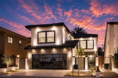 2861 Queens Courtyard Drive Las Vegas, NV 89109