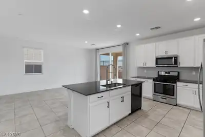 2852 Frabiele Street, Henderson, NV 89044 Kitchen