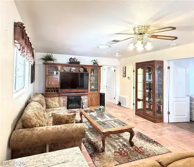1275 Dean Court, Henderson, NV 89002 Living Room