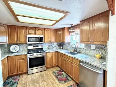 1275 Dean Court, Henderson, NV 89002 Kitchen