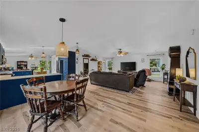 1640 North Woodchips Road Dining Area