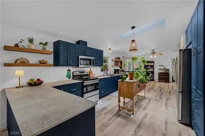 1640 North Woodchips Road Kitchen