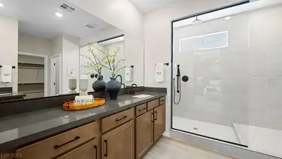 686 Orchid Cactus Avenue, Las Vegas, NV 89183 Primary Bathroom