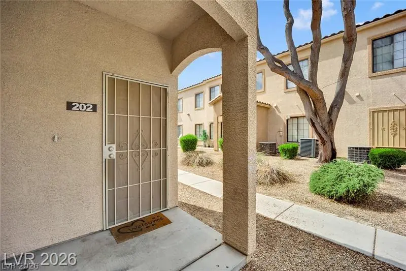 2111 Hussium Hills Street 202