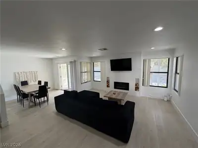 3004 Ocean View Drive, Las Vegas, NV 89117 Living Room