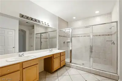 8789 Seal Rock Court, Las Vegas, NV 89147 Primary Bathroom