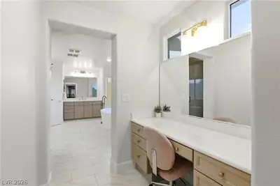 9404 Forest Edge Avenue, Las Vegas, NV 89149 Primary Bathroom