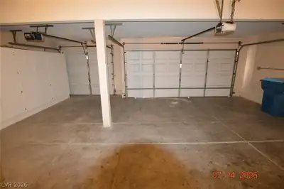 10656 Primrose Arbor Avenue, Las Vegas, NV 89144 Garage