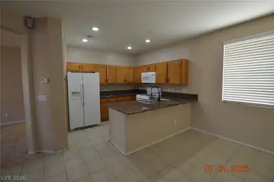 10656 Primrose Arbor Avenue, Las Vegas, NV 89144 Kitchen