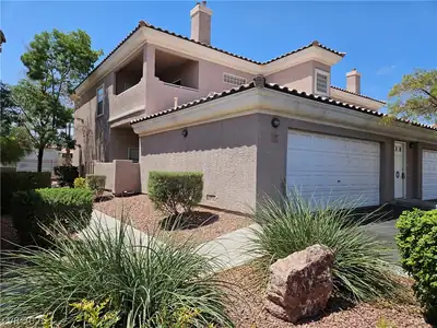6901 Cobre Azul Avenue 102, Las Vegas