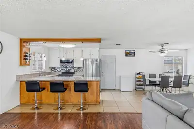 3948 Oakhill Avenue, Las Vegas, NV 89121 Kitchen