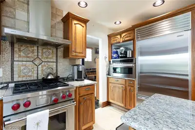 2912 Moonlight Bay Lane, Las Vegas, NV 89128 Kitchen