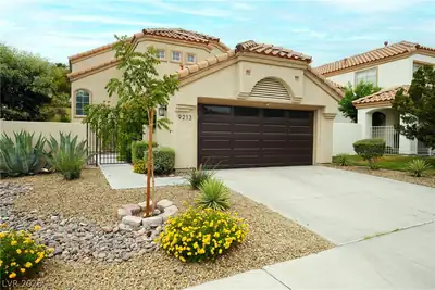 9213 Vosburgh Drive Las Vegas, NV 89117