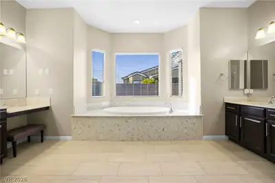 7230 Fresh Harvest Avenue, Las Vegas, NV 89131 Primary Bathroom