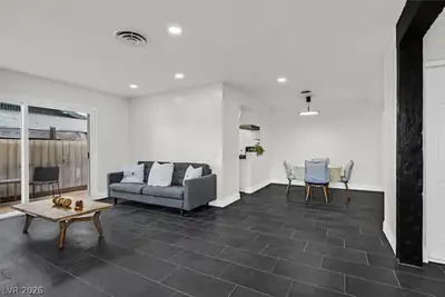 4516 East Flamingo Road Living Room