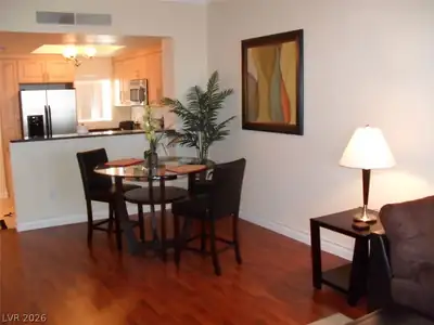 220 Flamingo Road 416 Dining Area