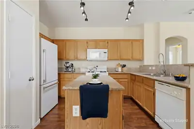2528 Living Rock Street, Las Vegas, NV 89106 Kitchen