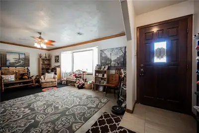 5485 West Meranto Avenue Living Room