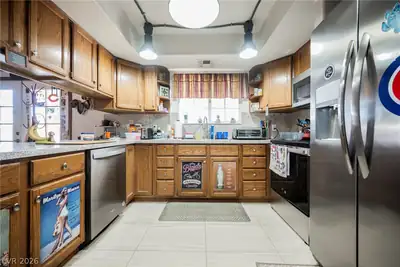 5485 West Meranto Avenue Kitchen