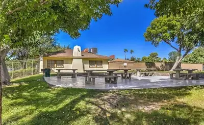 1454 Elizabeth Avenue 2 Patio