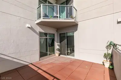 150 Las Vegas Boulevard 807 Patio