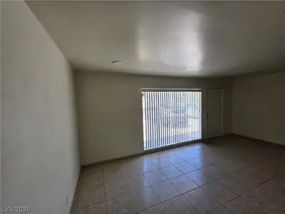 910 Magnolia Avenue Living Room