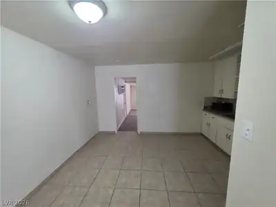910 Magnolia Avenue Kitchen