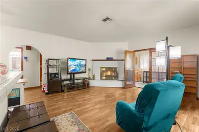 1400 Santa Margarita Street H Living Room