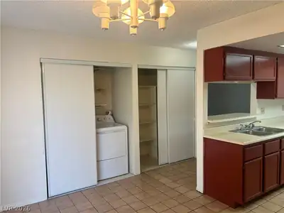 5429 Centurion Court 101 Kitchen