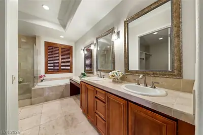 15 Via Mantova 301, Henderson, NV 89011 Primary Bathroom