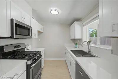 1704 James Street, North Las Vegas, NV 89030 Kitchen
