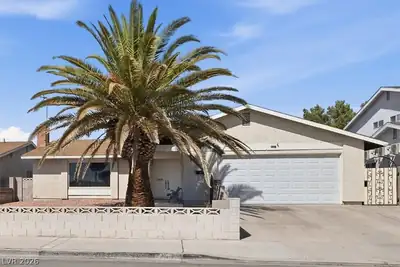 3557 Rosewood Street, Las Vegas, NV 89103 Front of Structure