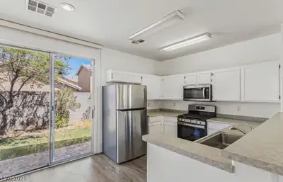 2520 Bottle Palm Court Kitchen