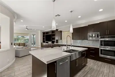 11305 Golden Chestnut Place, Las Vegas, NV 89135 Kitchen