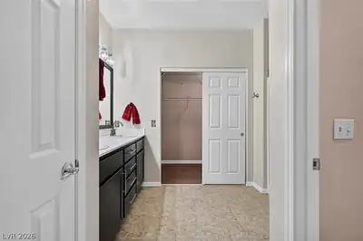 5117 Progresso Street Primary Bathroom