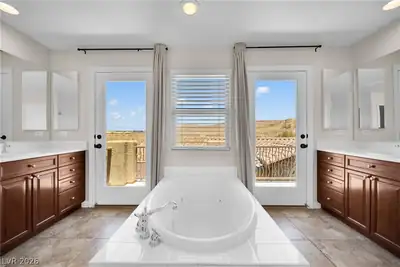 7566 Mezzanine View Avenue, Las Vegas, NV 89178 Primary Bathroom