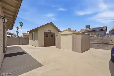 567 Dutchman Avenue, Henderson, NV 89011 Yard