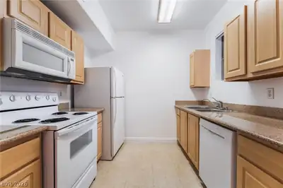 8000 Badura Avenue 1057 Kitchen