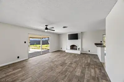 4181 Royalhill Avenue, Las Vegas, NV 89121 Living Room