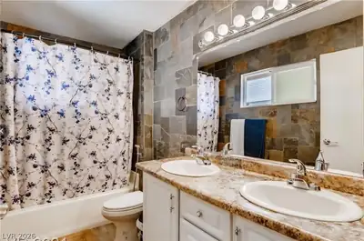 4181 Royalhill Avenue Bathroom