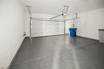 10163 Kings Amethyst Street, Las Vegas, NV 89141 Garage