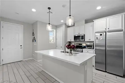 690 Cottonwood Hill Place, Henderson, NV 89011 Kitchen