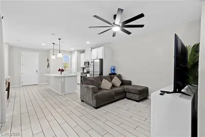 690 Cottonwood Hill Place, Henderson, NV 89011 Living Room