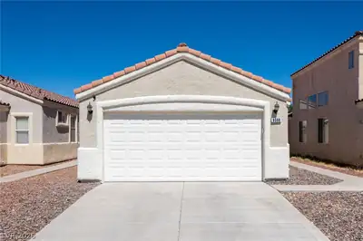 9588 Ensworth Street Garage