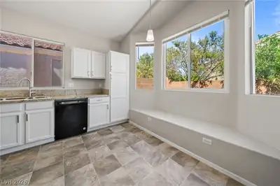 9588 Ensworth Street Kitchen