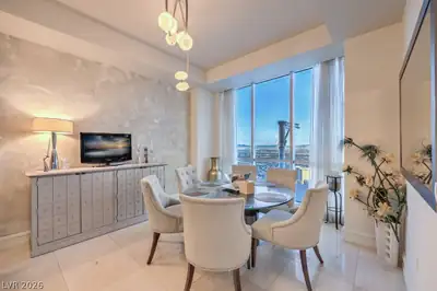 2700 Las Vegas Boulevard 4304 Dining Area