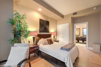 2700 Las Vegas Boulevard 4304 Bedroom