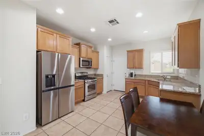 6168 Majestic Wind Avenue Kitchen