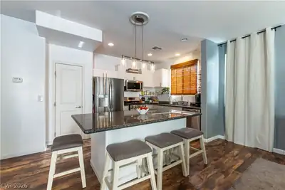 6828 Double Vista Way, Las Vegas, NV 89142 Kitchen