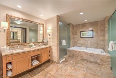 2000 Fashion Show Drive 3626 Primary Bathroom